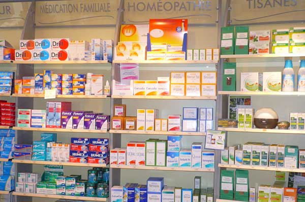 80 à 85% des besoins en produits pharmaceutiques importés : Alerte sur le  trafic des médicaments | Lequotidien Journal d'informations Générales