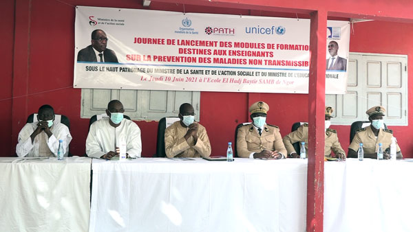 Education – Awareness against non-communicable diseases: Students in community outreach – Lequotidien